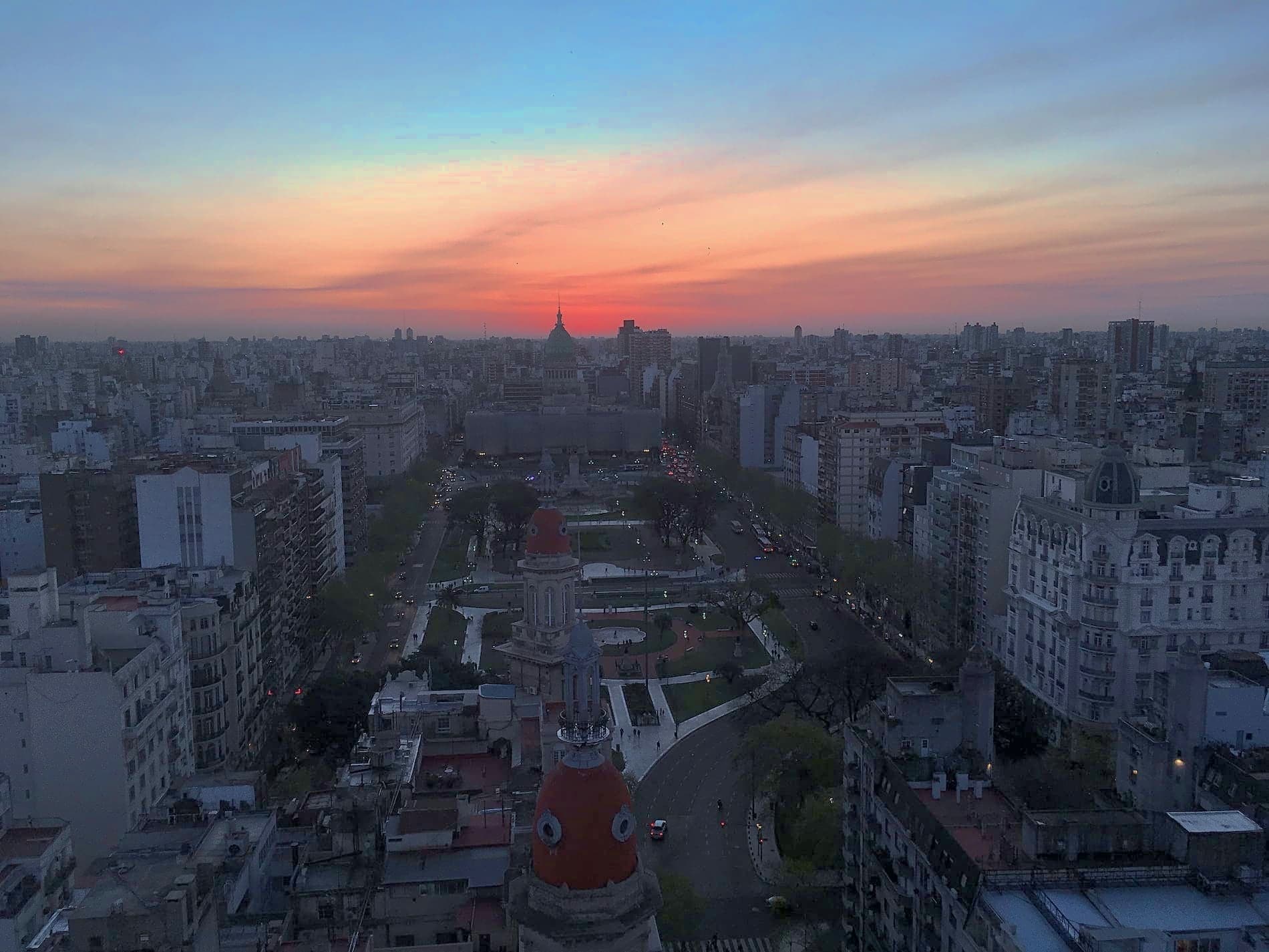 Atardecer sobre Buenos Aires desde el Palacio Barolo, CABA, Argentina