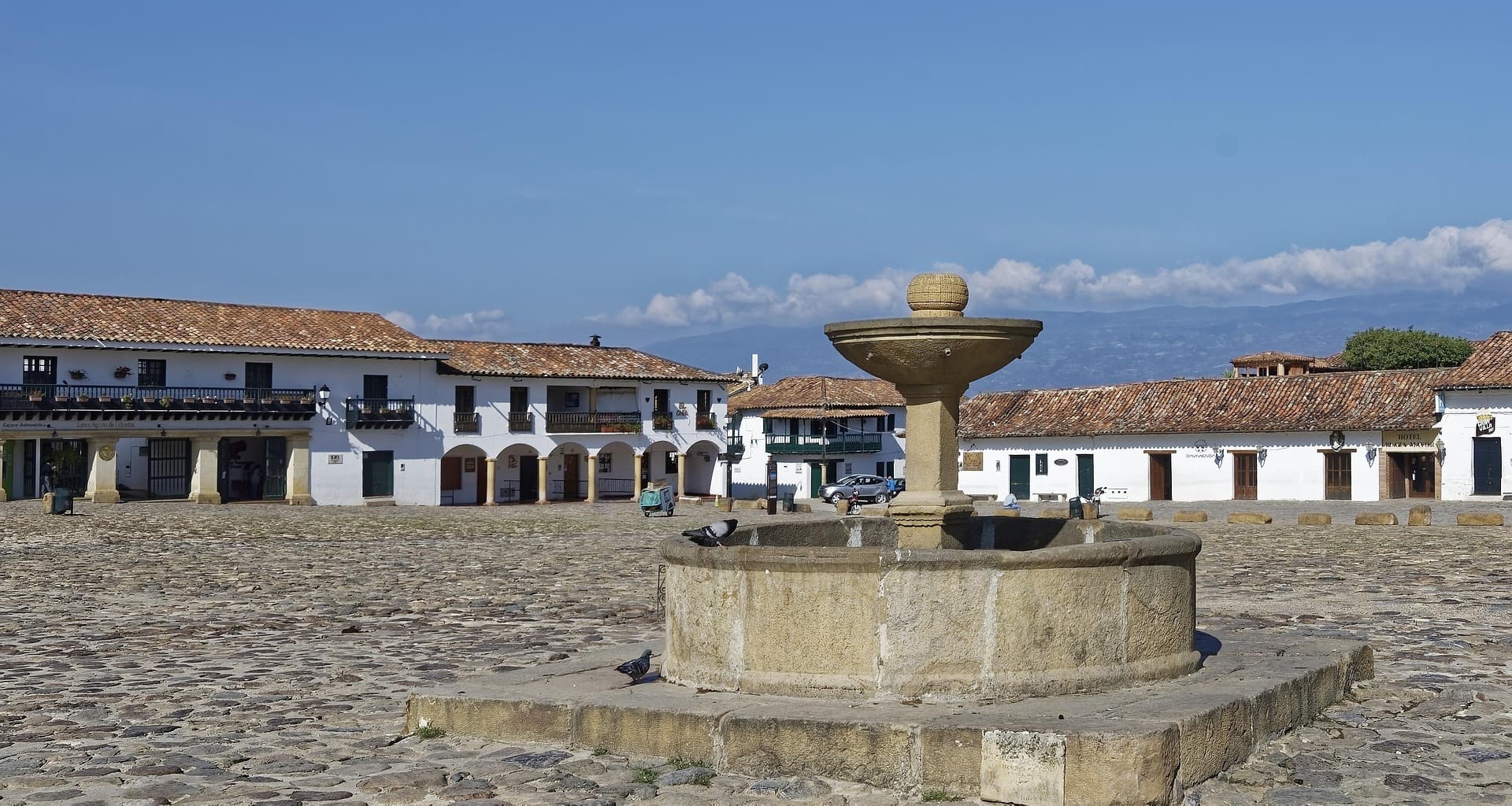 Plaza mayor empedrada de Villa de Leyva, Boyacá, Colombia